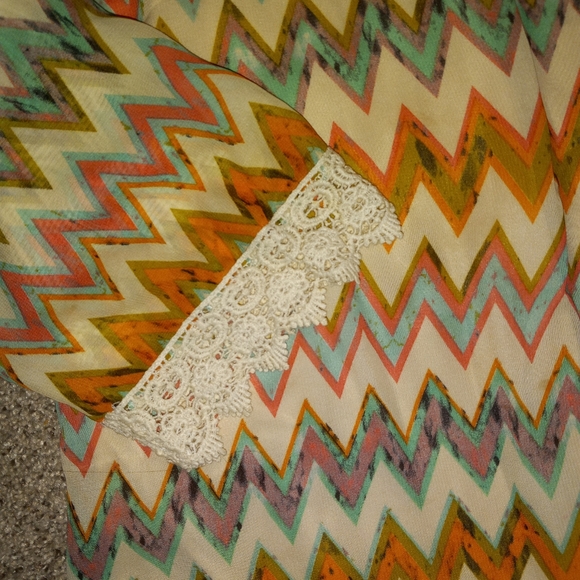 Chevron print dress. - Picture 3 of 4